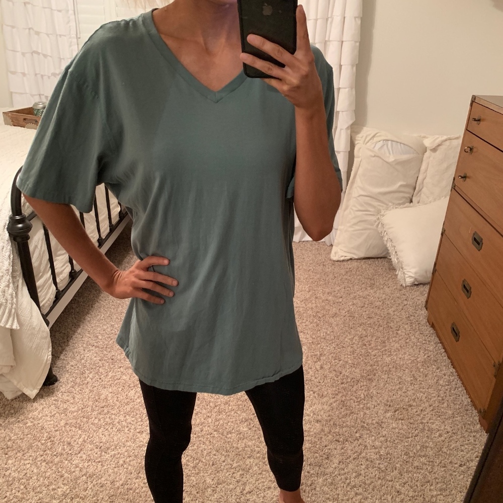 Oversized V neck tee